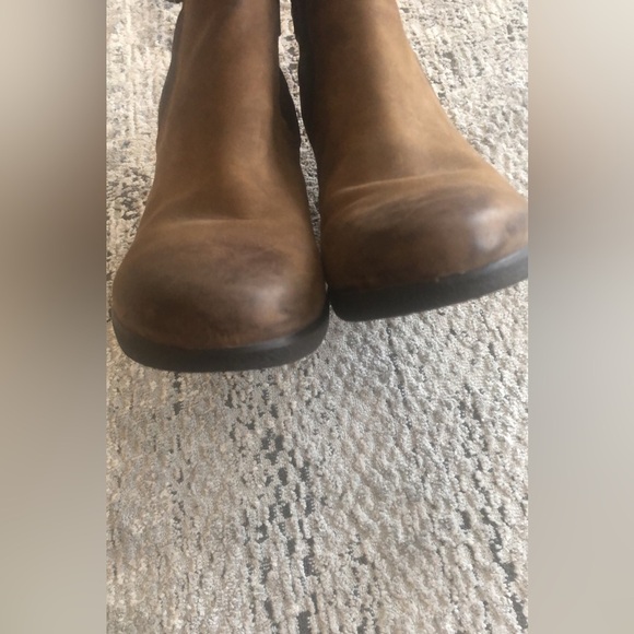 UGG Australia EMALIE Leather Wedge Ankle Bootie Waterproof- Size 10 - Picture 4 of 9